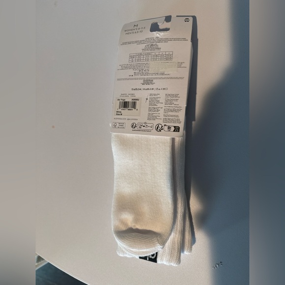 Alo Yoga Unisex Scrunch Socks | White | Size M | NWT | Authentic - Picture 4 of 6